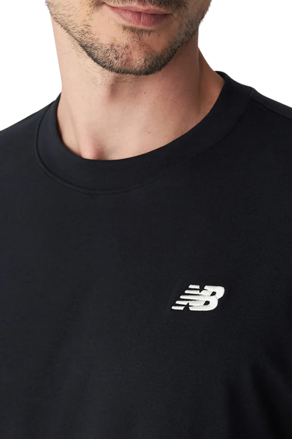 CAMISETA NEW BALANCE ESSENTIALS SL MT43906B.BK