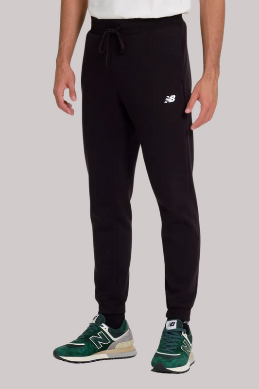 CALÇA MOLETOM NEW BALANCE ESSENTIALS LOGO SILK MP03904B