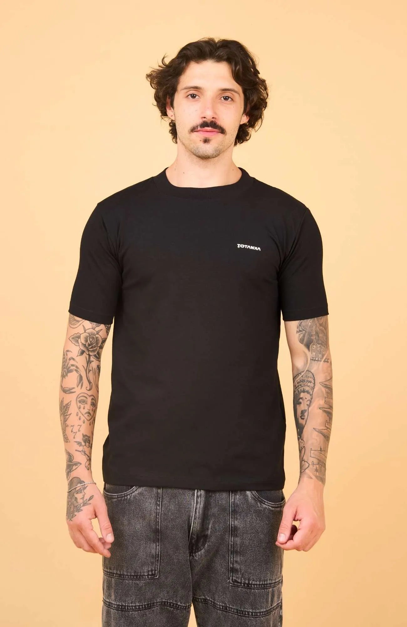 Totanka Camiseta Basic Preta