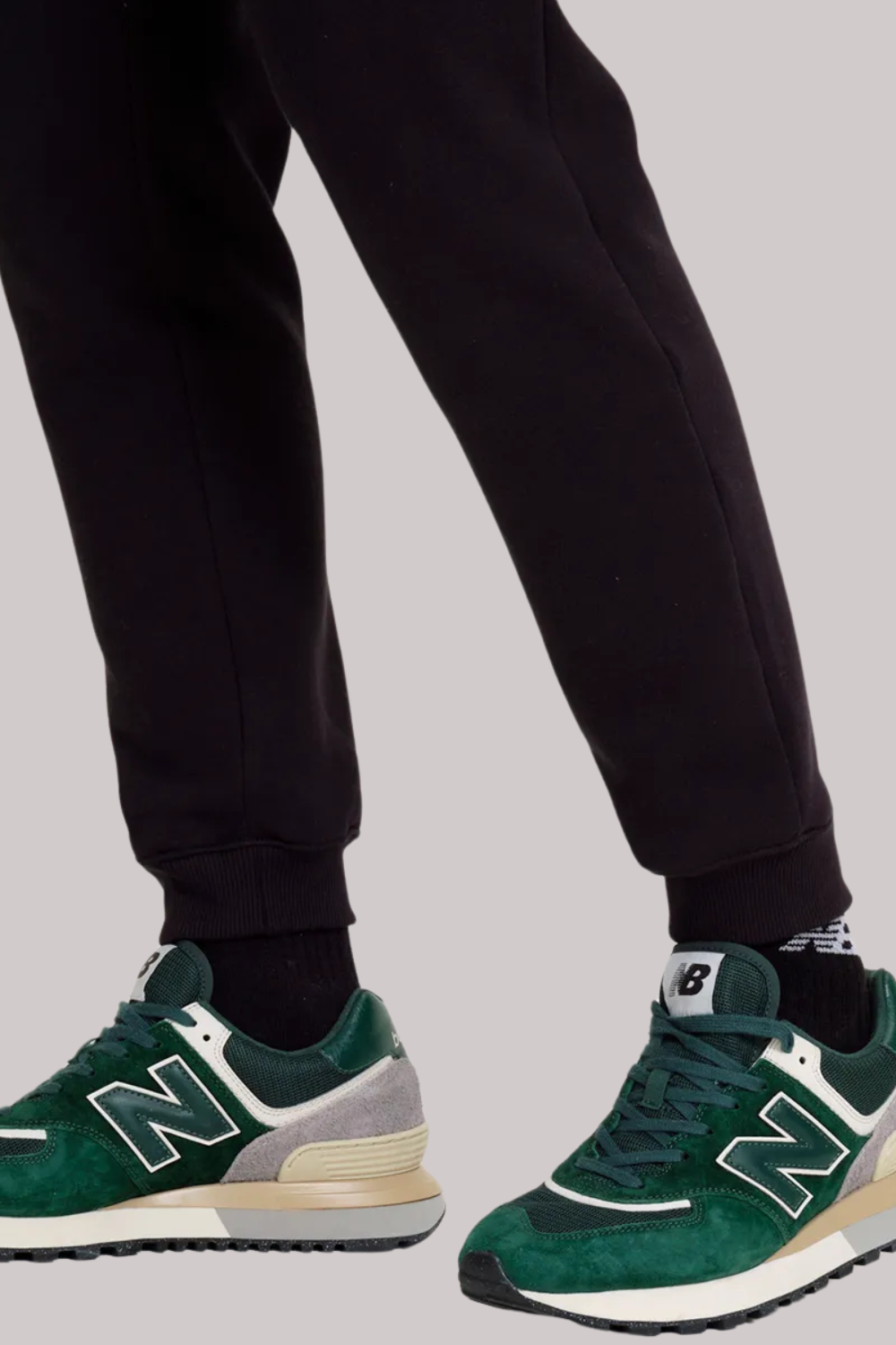 CALÇA MOLETOM NEW BALANCE ESSENTIALS LOGO SILK MP03904B